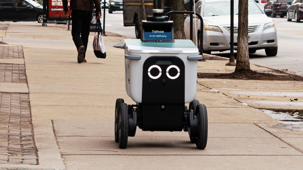 delivery-bots-accused-of-illegally-scanning-customers