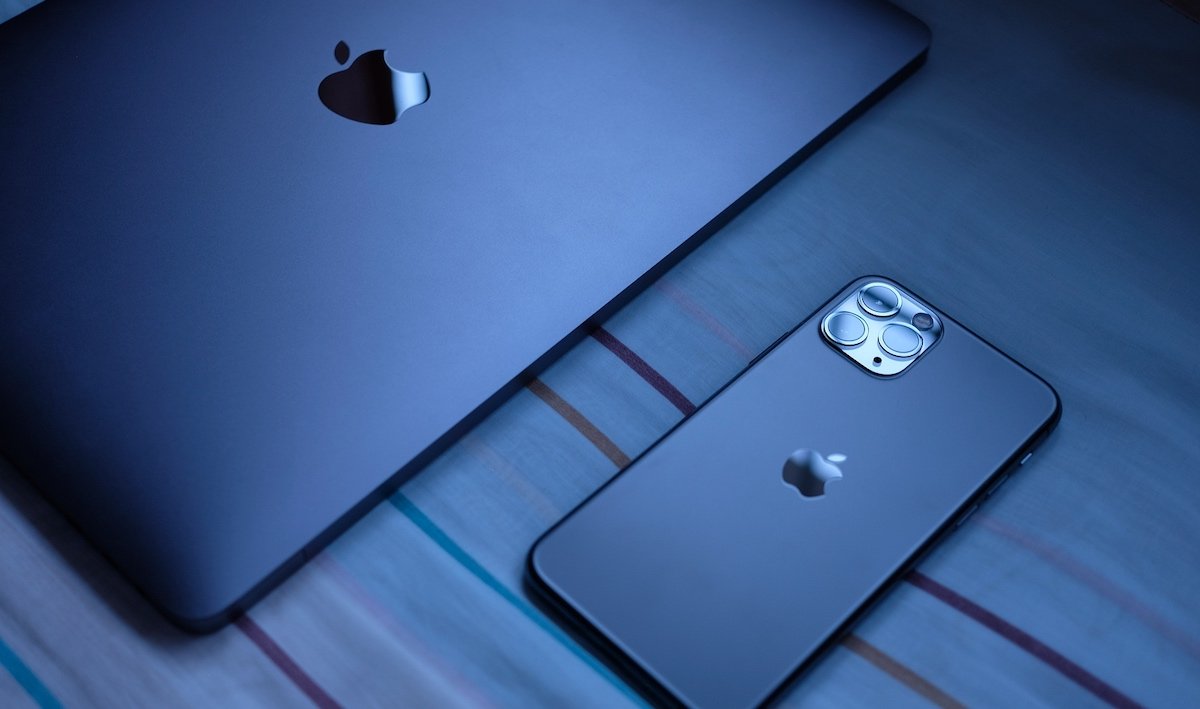 ios,-macos-27.2-patch-286-bugs;-fix-for-exploited-flaw-backported-to-ios-18